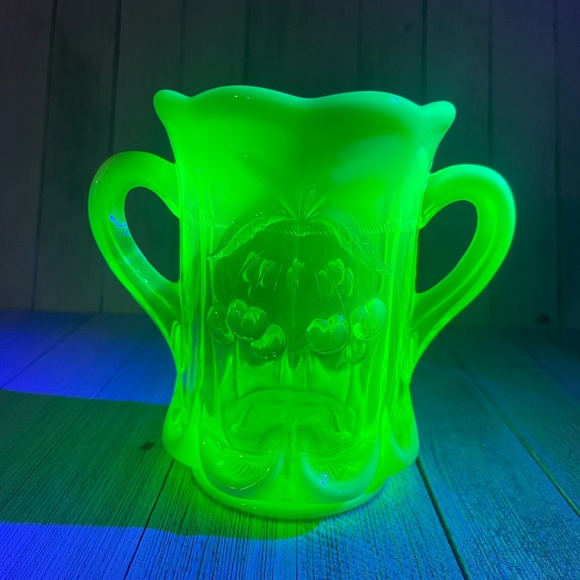 Vtg Nortwood Pattern Cherry Vaseline Glass Topaz Spooner by Mosser? - Picture 1 of 8